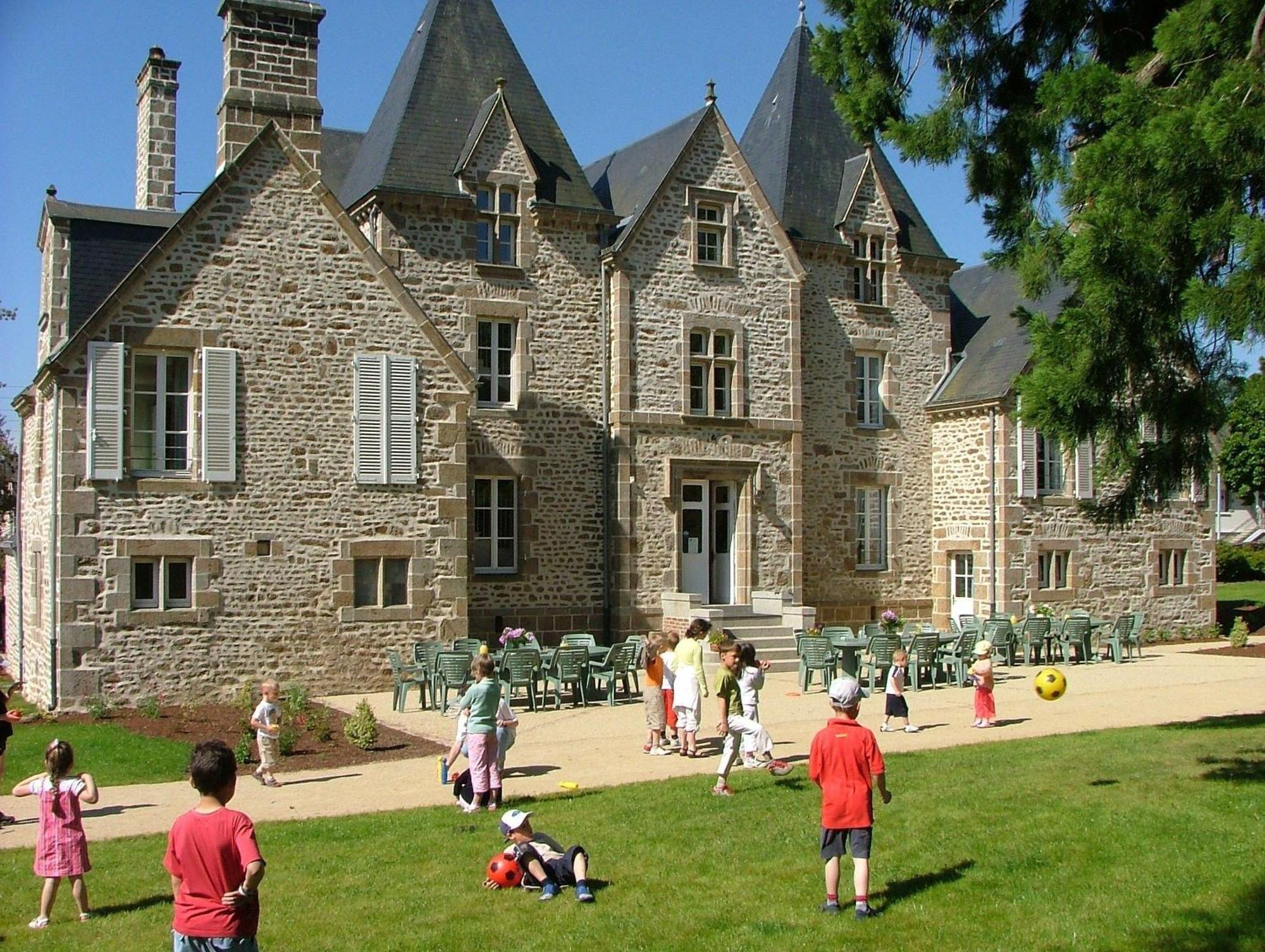 Chateau Du Bourg Saint-Denis-de-Gastines Exterior photo